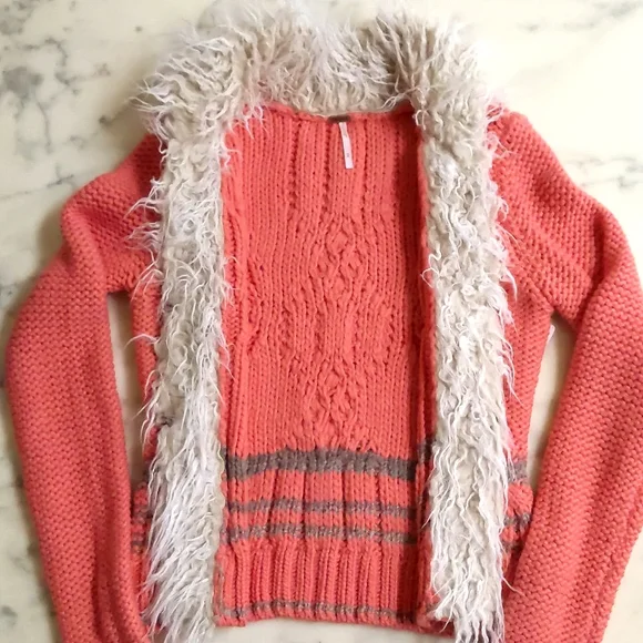 NWT. Free People Multi color/knitted pattern cardigan sweater with faux fur trim - Picture 4 of 8